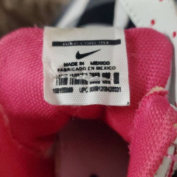 COLLECTIBLE SPECIAL EDITION MINNIE MOUSE NIKE AIR FORCE 1'S HIGH TOPS - Picture 9 of 10